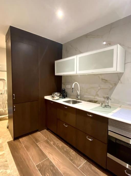 Piso De Diseno Junto Teatro Real Apartment Мадрид Екстериор снимка
